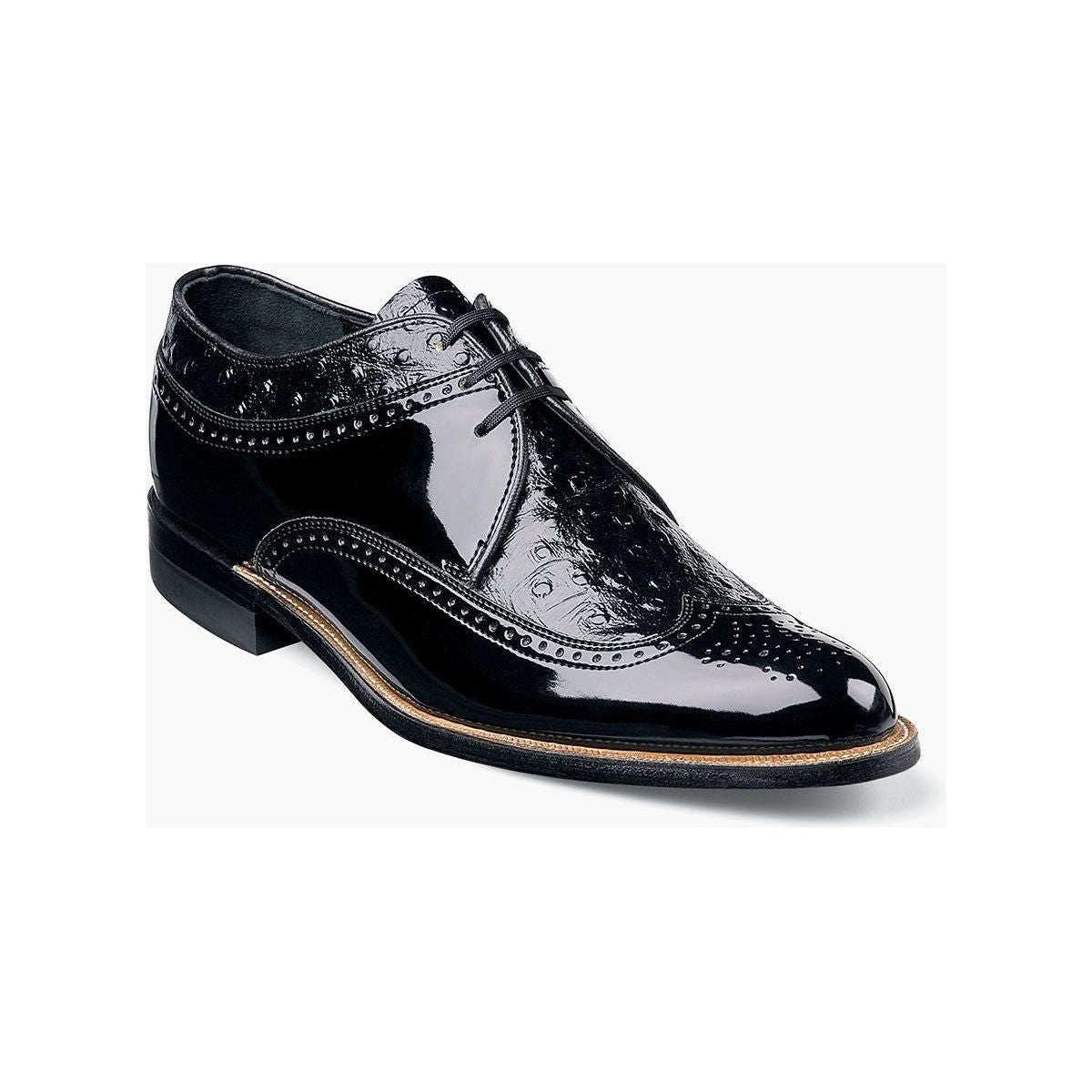Stacy Adams Dayton: Tyylikäs nahkakenkä miehelle. Musta ja burgundi, strutsi wingtip -klassikko. Hieno lahjaidea.